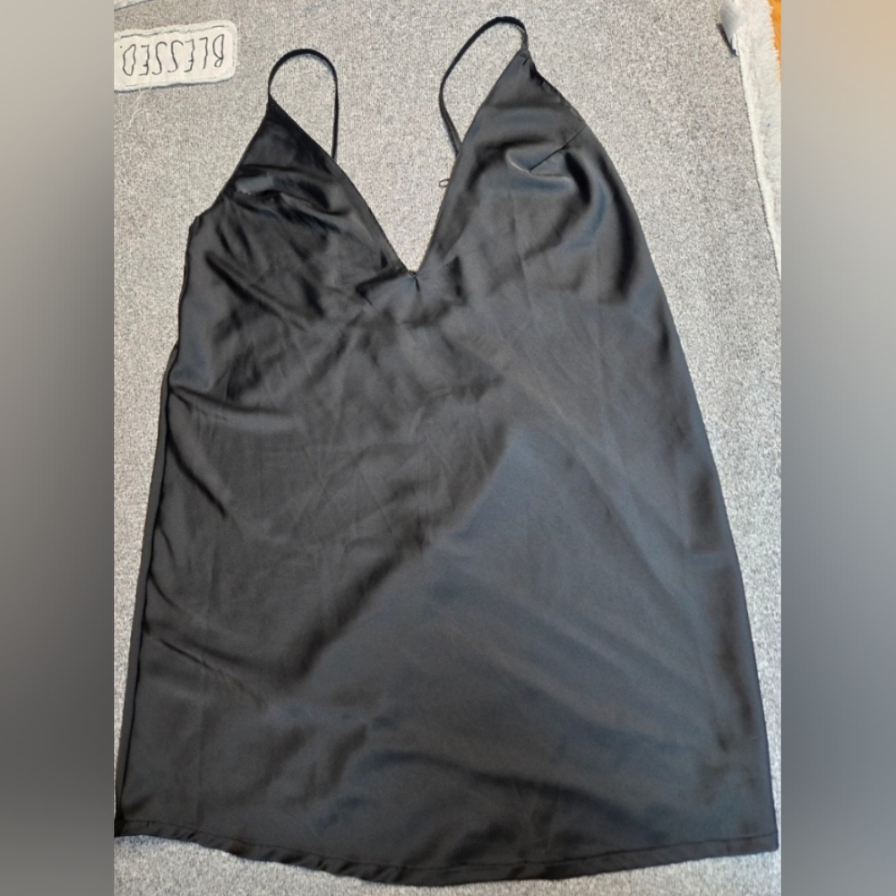 BlueBella "Indy" Satin Chemise Size 8 (M) Black. NWT